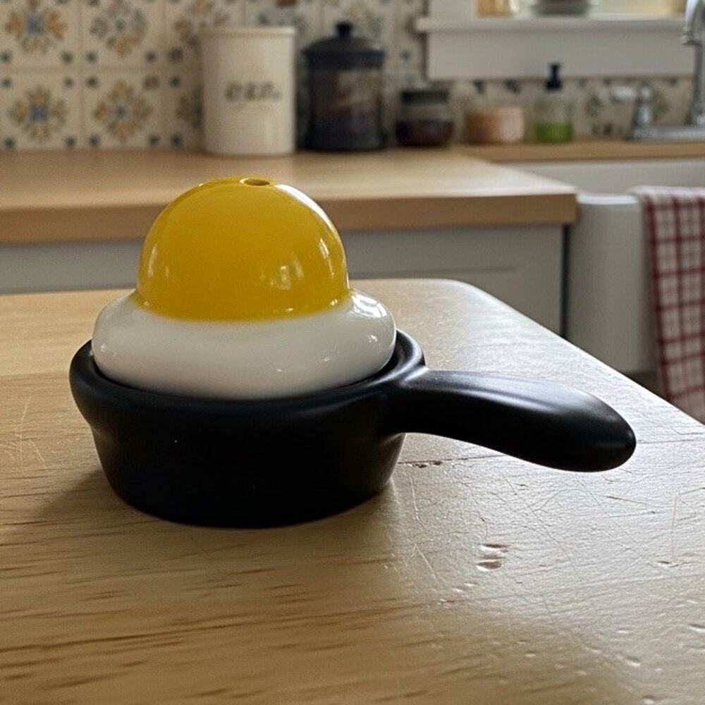 Egg Novelty Salt & Pepper Shakers Set 2 Piece Ceramic Yellow White Black